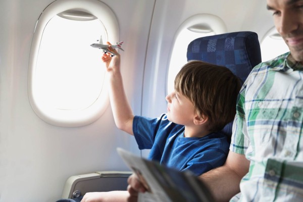 Giấy tờ cần chuẩn bị cho trẻ em khi đi máy bay